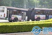 北京公交车爆料新闻,乘客突发疾病，热心司机和乘客紧急救助